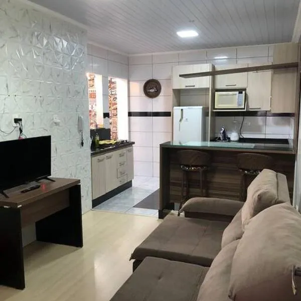 Casa com AR COND. em todos os comodos mobiliada, Hotel in Cascavel