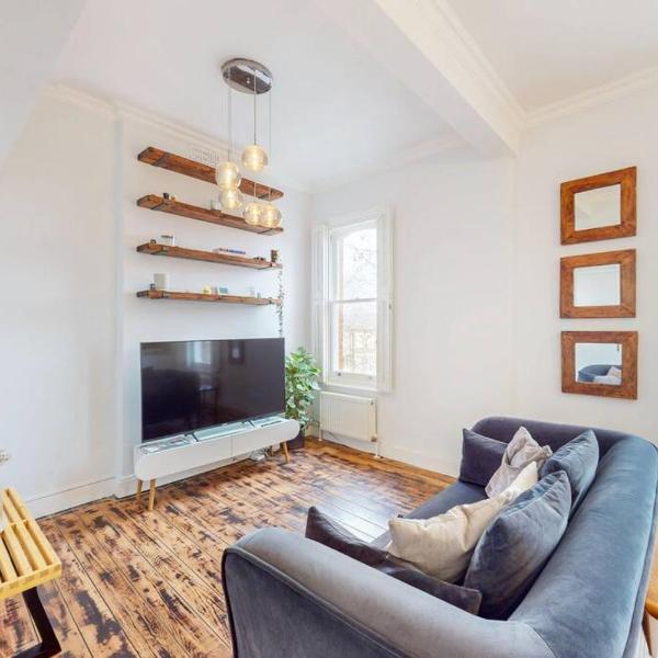 Modern 1BD flat in Clapham Old Town, London