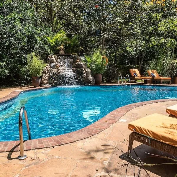 The Jungle Oasis with heated pool, hótel í Nairobi