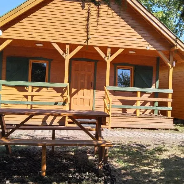 Domek drewniany nad morzem całoroczny, ξενοδοχείο σε Ustronie Morskie