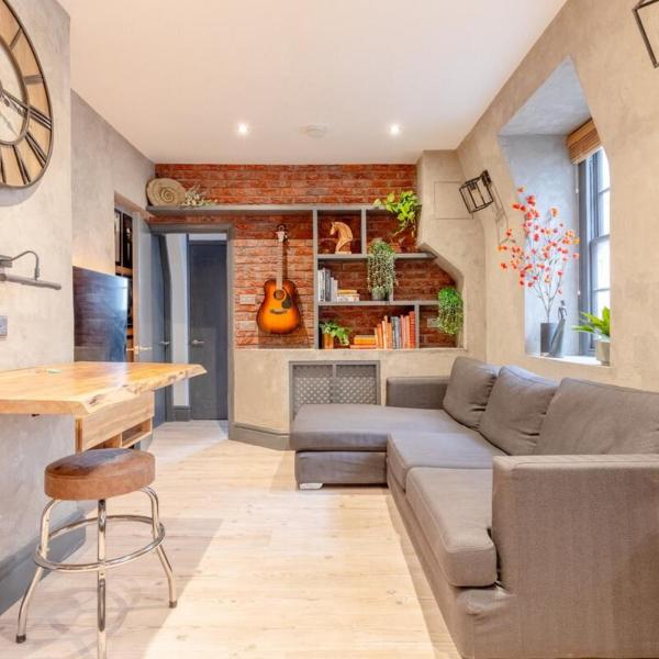 Newly-Refurbished Loft-Style Flat Farringdon!, London