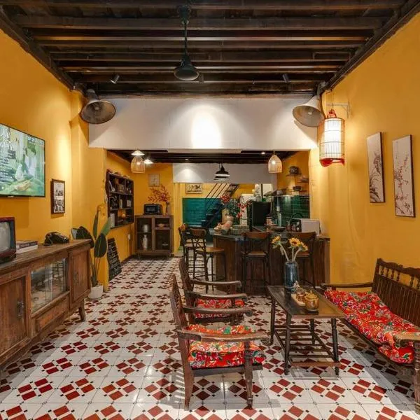 Ben Thanh Vietnamese cultural house by SSens Homes, hôtel à Hô-Chi-Minh-Ville