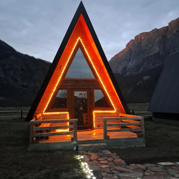 Wooden cottages KONAK, hotel en Šavnik