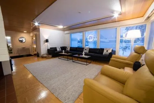 Villa Mänty 200 m2 Arkkitehdin suunnittelema kaupunkikoti rauhallinen sijainti Sauna autokatos, hotel em Seinäjoki