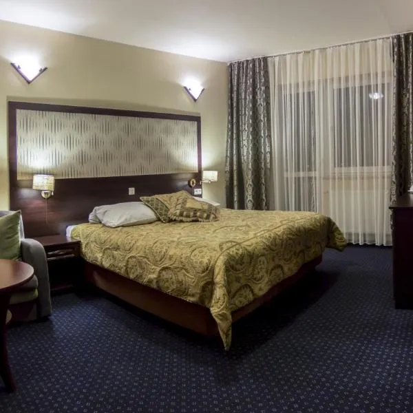 Złote Arkady, hotel in Częstochowa