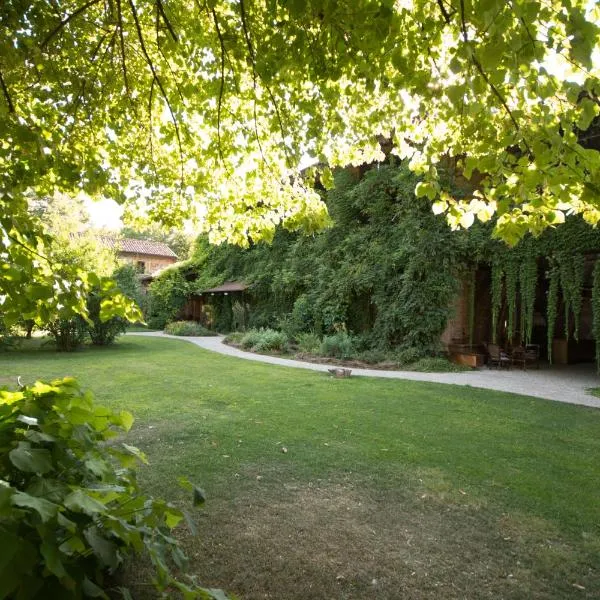 Locanda dei Melograni, hotel v destinaci Gossolengo