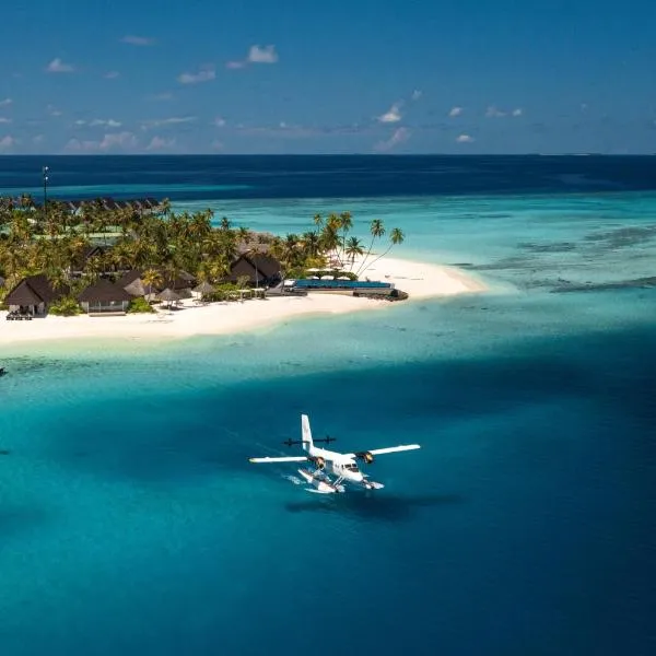 Fushifaru Maldives with 50 percent off on sea plane roundtrip 04 nights & above，位于Fushifaru的酒店
