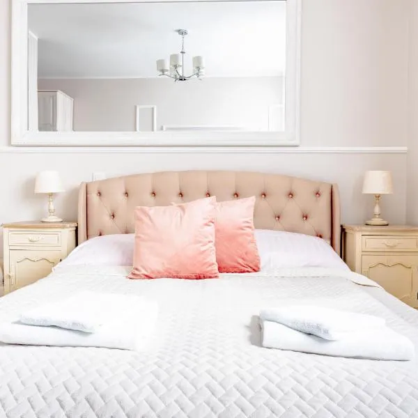 Filip Pokoje - Bufet Śniadaniowy, Sauna, Rowery w Cenie Pobytu - Idealny Wpoczynek nad Zatoką Pucką、Osłoninoのホテル