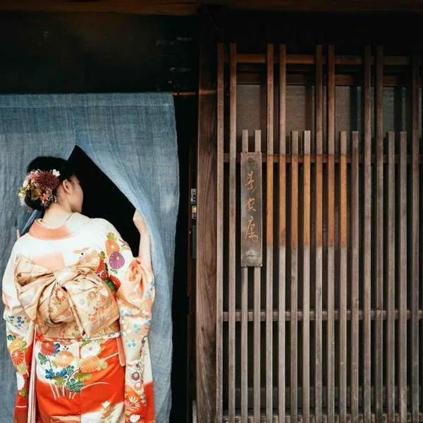 Exclusive Stay in a 120-Year-Old Art-Filled Inn, hotel in Yui