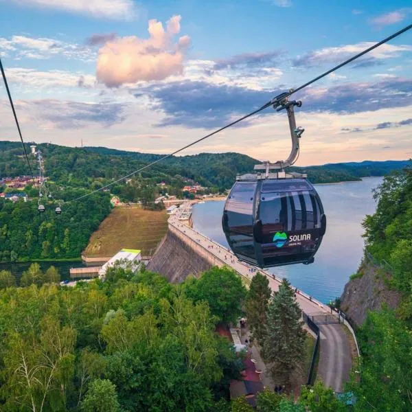 Apartament z tarasem i pokoje KLIMATYZOWANE -Drozdówka Solina, hotel in Solina