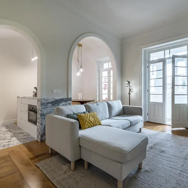 Nomad's Family - 3BDR Charming Hideout Porto, hotel i Porto