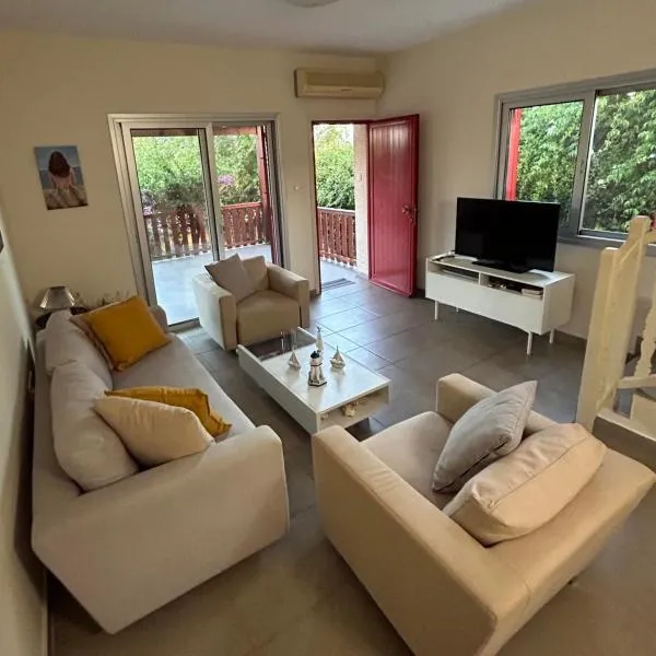 Beautiful maisonette in Protaras – hotel w mieście Protaras