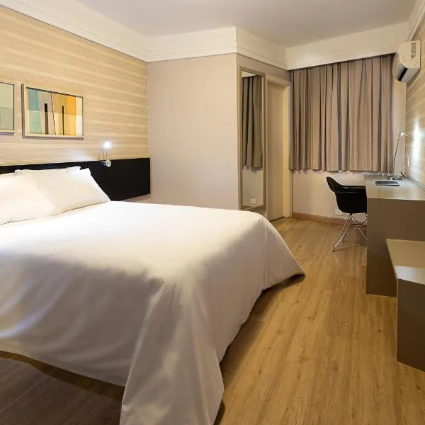 Momax Hotel, hotel din Marília