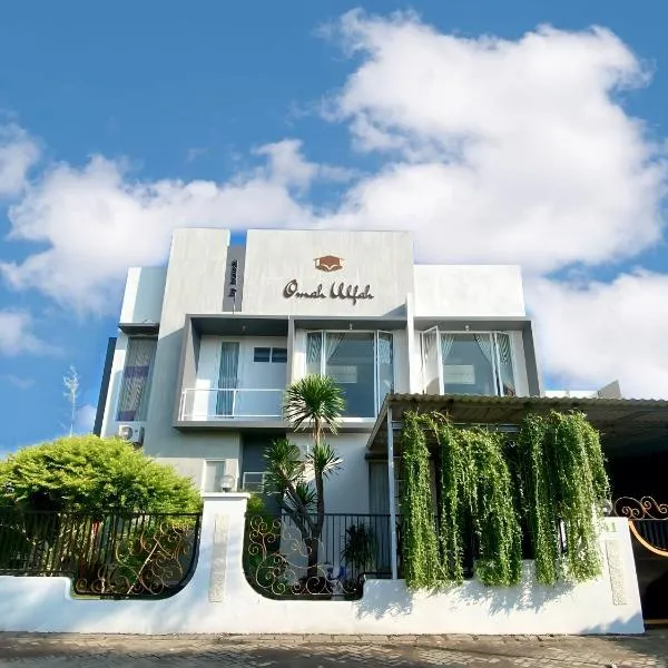 Omah Ulfah Homestay, hotel in Banyuwangi