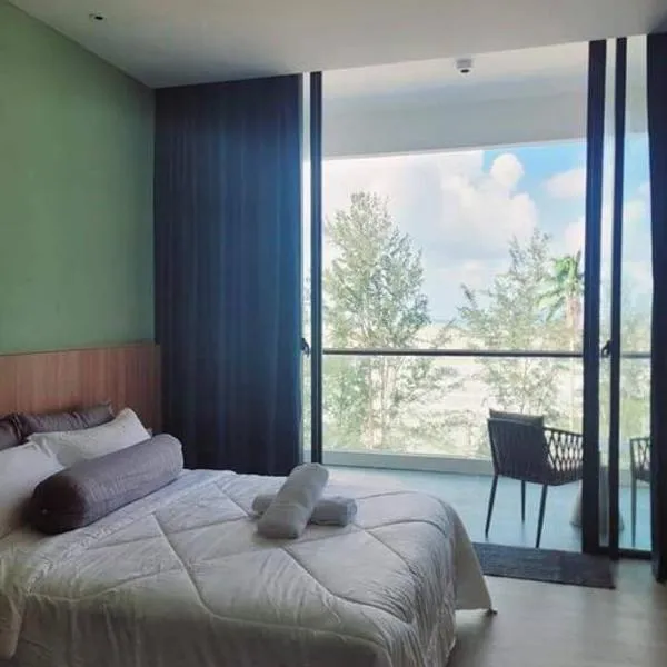 RDHomeStay-RoxyBeachApt, hôtel à Sematan