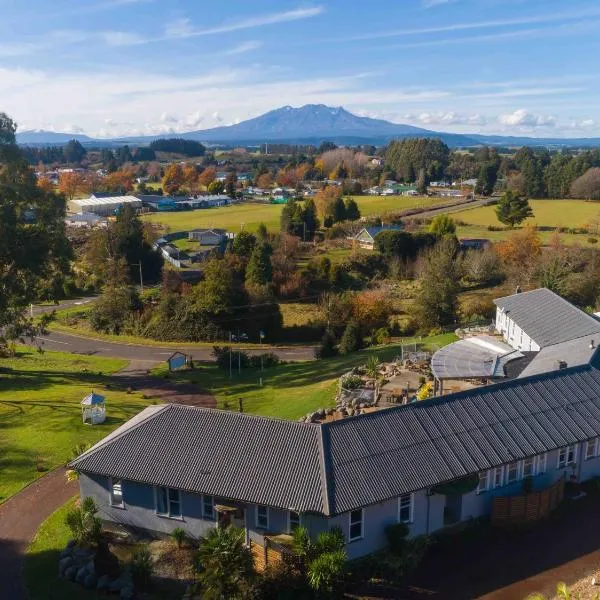 Snowy Waters - The Old Nurses Home, Hotel in Raetihi