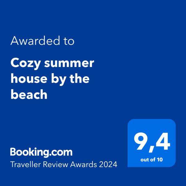 Cozy summer house by the beach