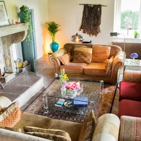 Bohemian Experience Wellness, Jacuzzi, Sauna, BBQ, Garden, Sleeps 14, Hotel in Kockengen