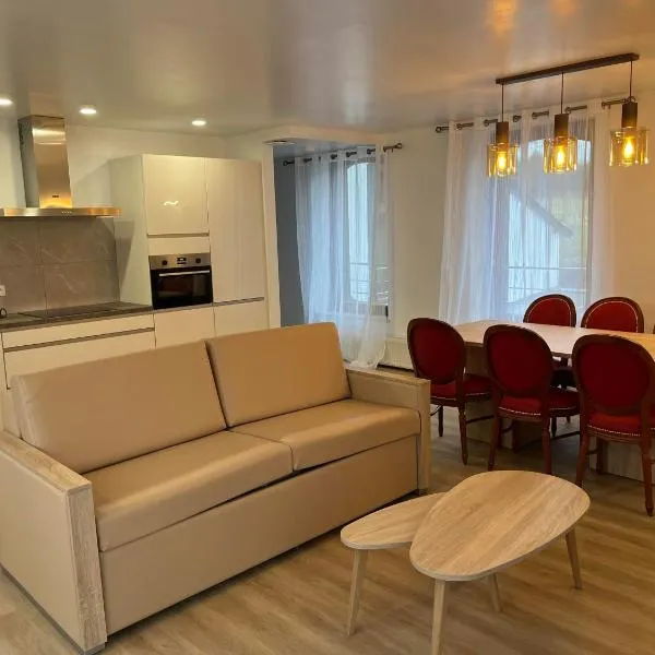 Résidence de la Roseraie, Hotel in Florenville