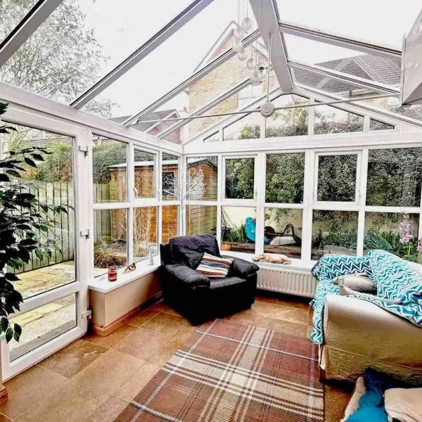 Pet friendly Derry Airport, nature walks, hotel di Eglinton