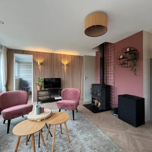 VT wonen stijl vakantiebungalow nabij zee, strand, bos en duinen voor 6 personen, hôtel à Warmenhuizen