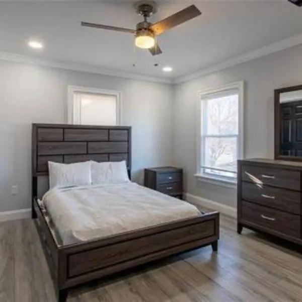 Home Away From Home on LaSalle - 3 bd 2 bth Slps 6, hotell sihtkohas Niagara Falls