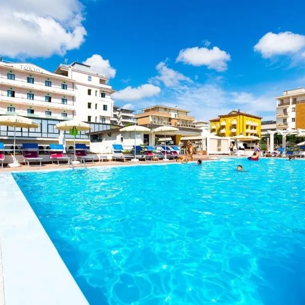 Hotel Tokio Village - Azzurro Club，麗都迪薩維奧的飯店