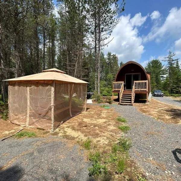 Chalet Éloise à louer avec spa Mauricie, ξενοδοχείο σε Saint-Alexis-des-Monts