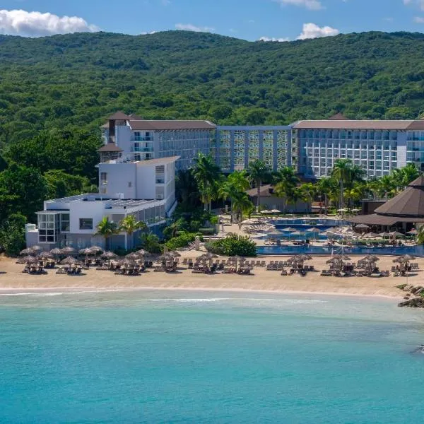 Royalton Hideaway Blue Waters, An Autograph Collection All-Inclusive Resort - Adults Only, ξενοδοχείο σε Falmouth