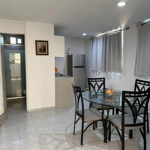 Apto comodo, muy cerca de playa 101, Hotel in Mazatlán