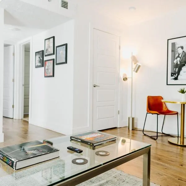 The Vinyl at Music Row - 1 Bedroom Apartment, hotel in Nashville