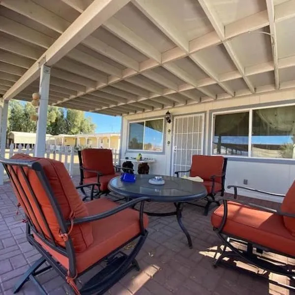 Sun Tiny House B Pahrump, hotel en Pahrump