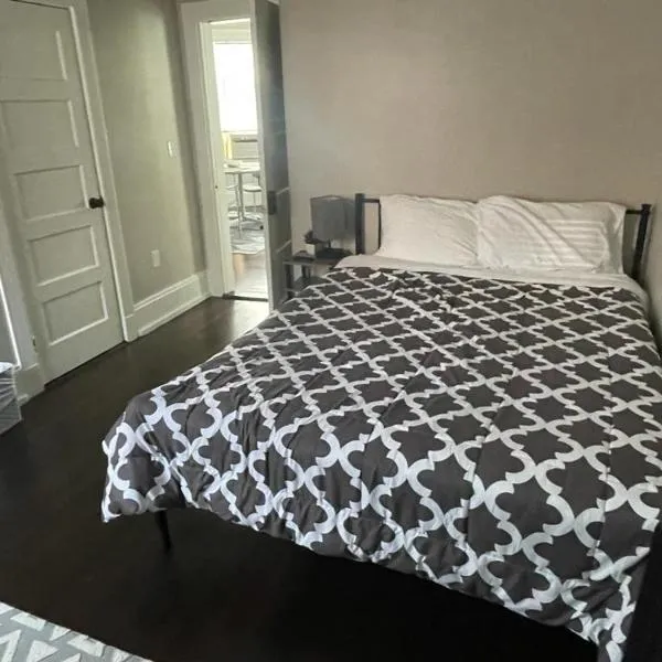 HomeStay B&B in Boston - 3 locations in Dorchester, hotel in Boston