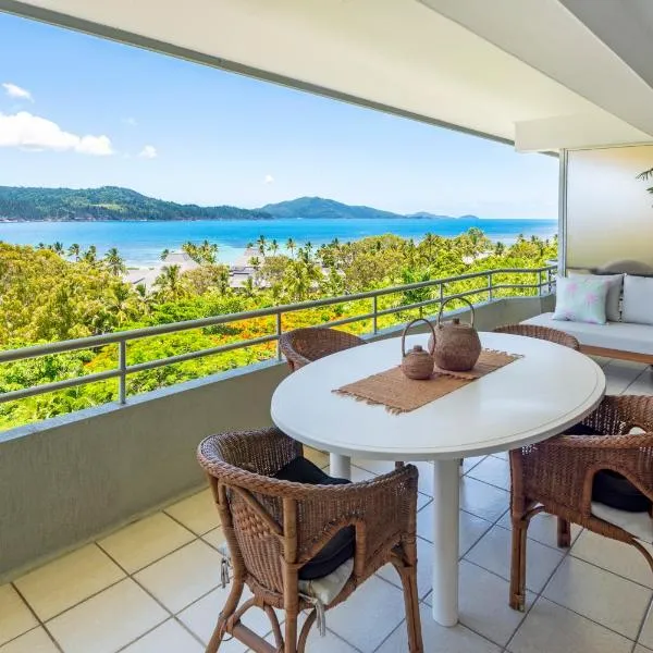 Poinciana Lodge - 2 bedroom - on Hamilton Island by HIHA, hotel in Hamilton Island