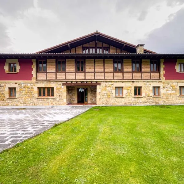 Amplia casa rural en entorno natural, Hotel in Ziortza-Bolibar