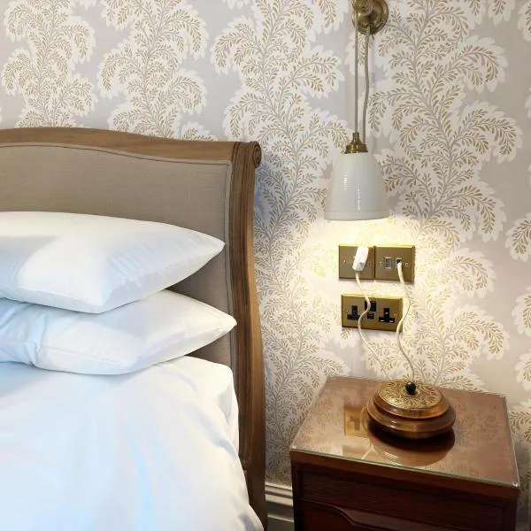 Old Town House by Ezestays, hotel in Margate