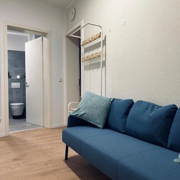 Geräumige Wohnung I 6 Betten I Balkon & Stellplatz, hótel í Leipzig