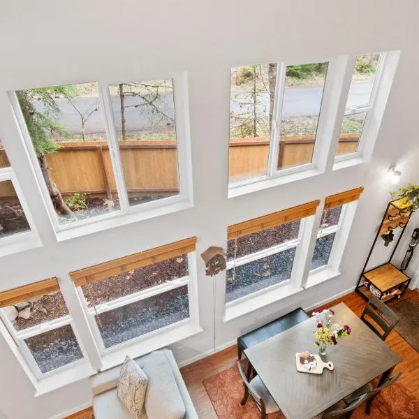 Mt. Rainier Cabin w/hot tub, hôtel à Ashford