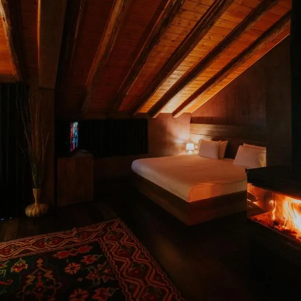 Dim's Hotel & Restaurant، فندق في كورتشي