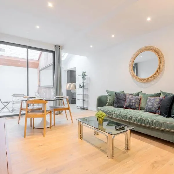 Fully equipped duplex with exterior and parking !, hotel Lille-ben
