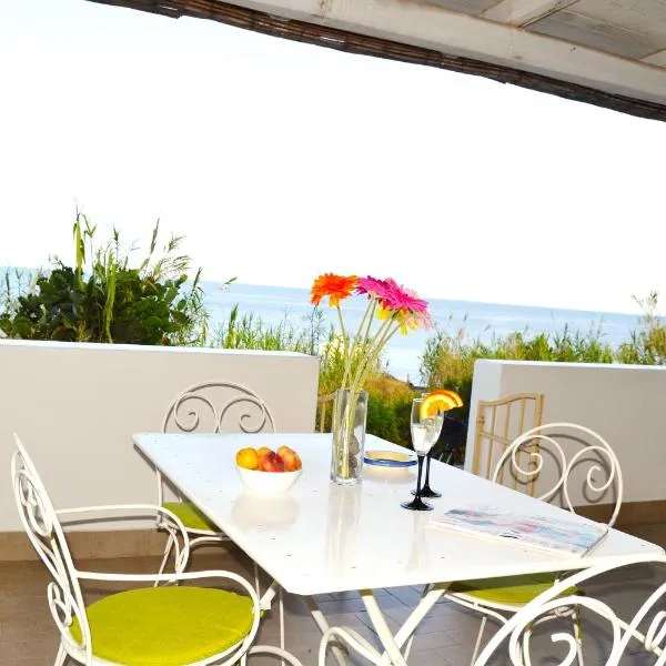 Villa Ginestra sulla spiaggia di Stromboli, hotel in Stromboli