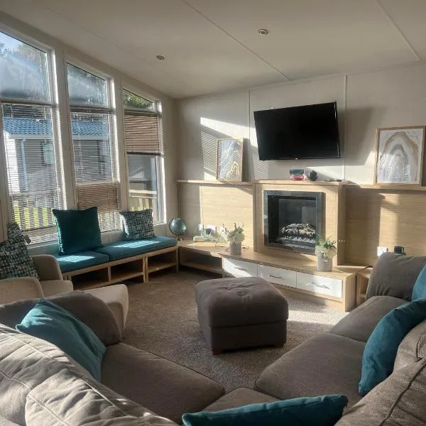 Pinehurst, 65 Golf View Lodge, hotel v destinaci Jedburgh