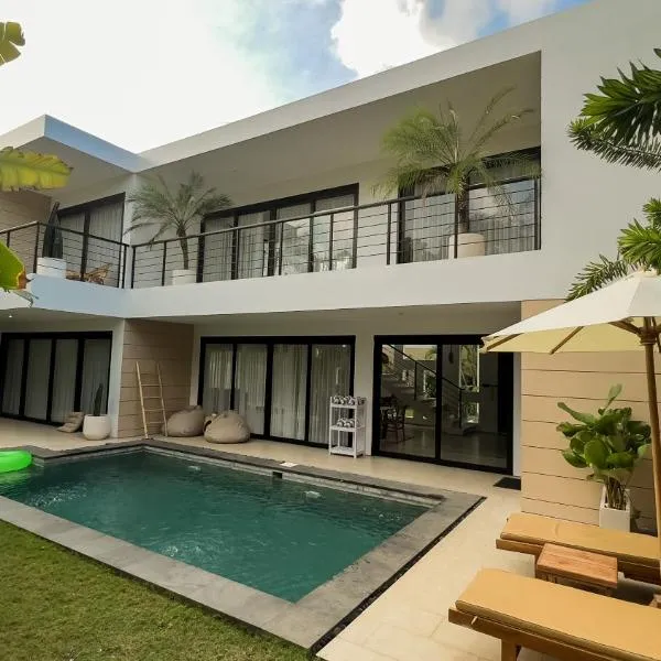 Admire Villa - a luxury private villa with Pool, hotel em Legian