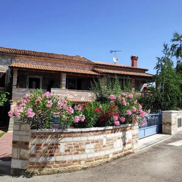 APARTMANI MEMIĆ 100M OD MORA, hotel in Poreč