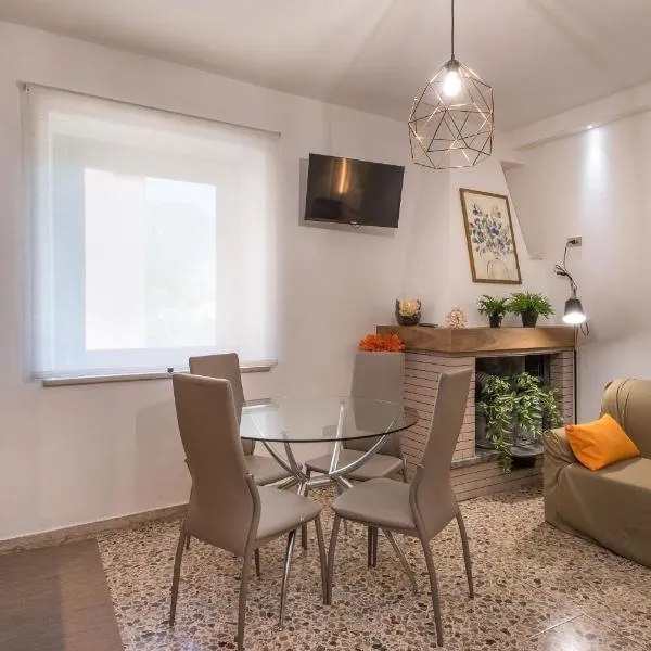 La Casa dei Nonni, ξενοδοχείο σε Isola del Gran Sasso dʼItalia