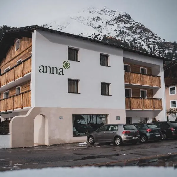 Pension Anna: Sankt Leonhard im Pitztal şehrinde bir otel