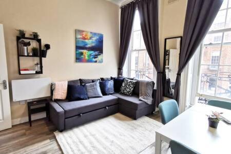 Great Central Location 1BED APT Off OConnell ST, Dublino