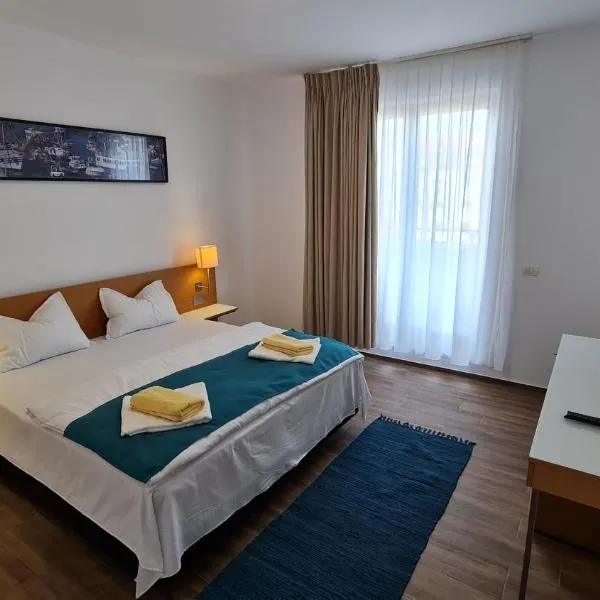 Jafar Resort 10 Penthouse, hotel v destinaci Temešvár