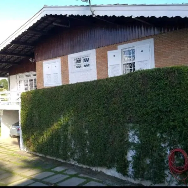 SUITES E QUARTOS CASA PAPAI NOEL、カンポス・ド・ジョルドンのホテル