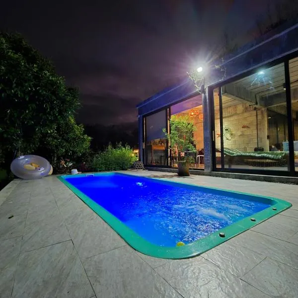 The Box Promkiri (เดอะบ๊อค พรหมคีรี), Hotel in Ban Pak Ram